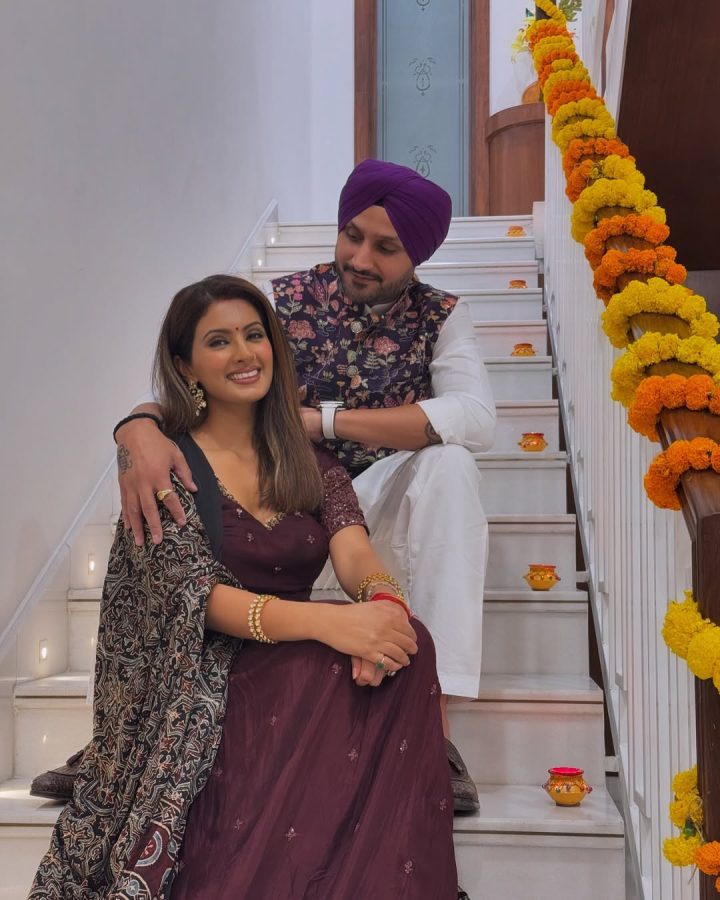 ‘গডফাদার নেই, ক্রিকেটারের সঙ্গে প্রেম; বলিউড আমাকে ছুড়ে ফেলল’