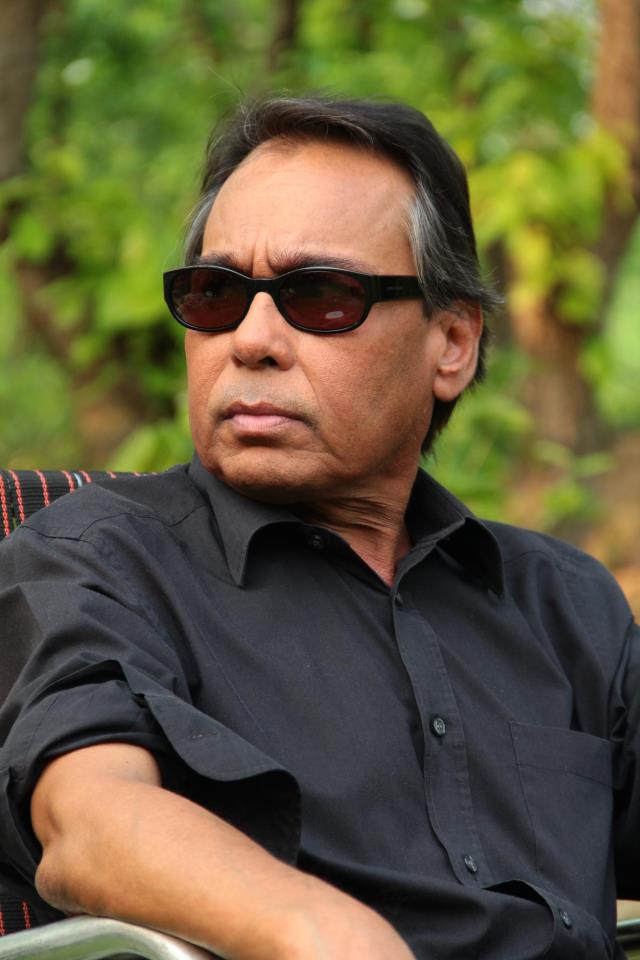 বেঁচে থাকলে আজ ৭৪ বছরে পা রাখতেন হুমায়ুন ফরীদি