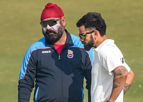 ‘ইংল্যান্ড সফরে যথাসাধ্য সেঞ্চুরি হাঁকাতে চেয়েছিল’, কোহলির অবসরে বিস্মিত রঞ্জি কোচ