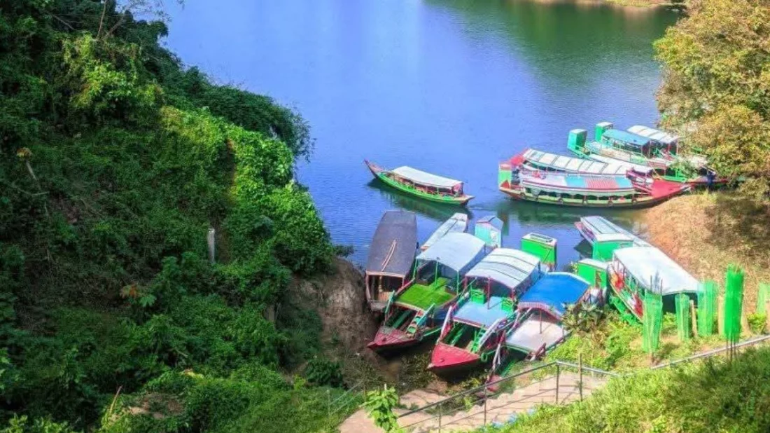 রাঙ্গামাটিতে সব নৌযান চলাচল অনির্দিষ্টকালের জন্য বন্ধ