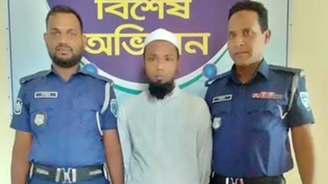 নীলফামারীতে অস্ত্র ও ছুরিসহ যুবক গ্রেপ্তার