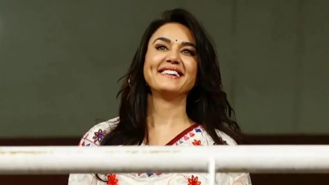 সন্তানদের কাছে ফিরতে দিনে ১৮ ঘণ্টা কাজ করেন প্রীতি জিনতা