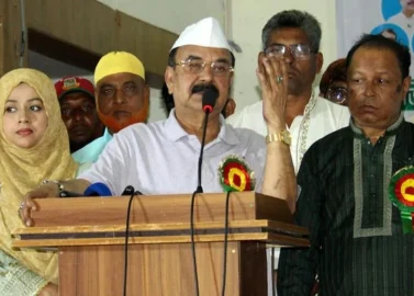 হাসিনার উদ্দেশে গয়েশ্বর আপনি যত চোর নিয়ে বিদেশে গেছেন সবাইকে নিয়ে আসেন