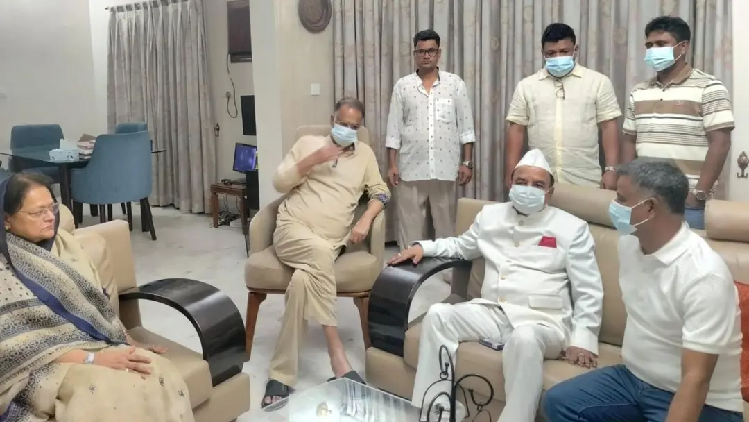 অসুস্থ জ্বালানি মন্ত্রীকে দেখতে বাসায় গেলেন গয়েশ্বর রায় 14 96665888510