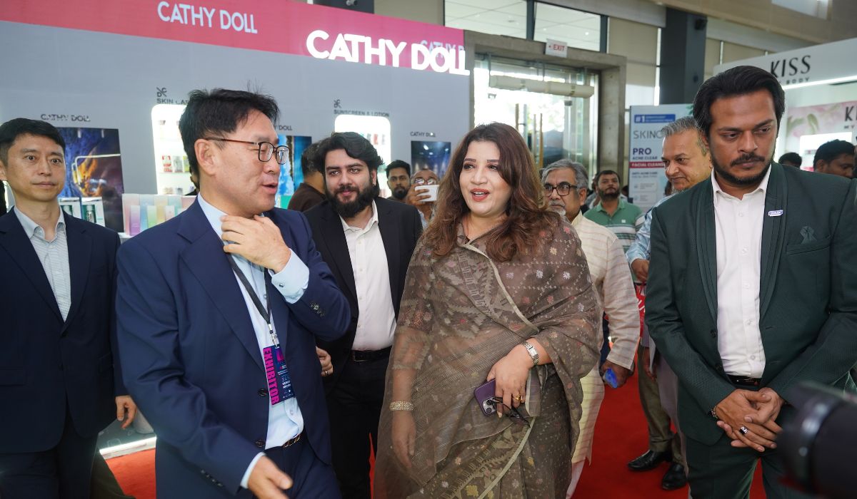 কসমেটিকস-স্কিন ও পার্সোনাল কেয়ার শিল্পে দেশি-বিদেশি বিনিয়োগের আহ্বান পররাষ্ট্র প্রতিমন্ত্রীর 3 996555201