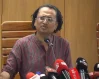 দেশে এলপি গ্যাসের কোনো সংকট নেই বলে জানিয়েছেন প্রধানমন্ত্রীর তথ্য উপদেষ্টা জাহেদ উর রহমান। তিনি বলেন, অসৎ উদ্দেশ্যে কেউ এলপিজি মজুত করে জনঅসন্তোষ সৃষ্টির চেষ্টা করলে ব্যবস্থা নেবেসরকার। Advertisement মঙ্গলবার (২৯ সেপ্টেম্বর) সচিবালয়ে তথ্য অধিদপ্তরের সম্মেলন কক্ষে সরকারের বিভিন্ন কার্যক্রমের অগ্রগতি নিয়ে আয়োজিত প্রেস ব্রিফিংয়ে তিনি এ কথা বলেন। প্রধানমন্ত্রীর উপদেষ্টা জানান, গত আগস্টে দেশে এক লাখ ৫৭ হাজার ৭৬০ মেট্রিক টন এলপিজি আমদানি হয়েছে। চলতি সেপ্টেম্বর মাসে এ পর্যন্ত আমদানি হয়েছে এক লাখ ১৮ হাজার মেট্রিক টন। সভায় উপস্থাপিত তথ্য অনুযায়ী দেশে এলপিজির সরবরাহ ও মজুত পরিস্থিতি ভালো রয়েছে। তিনি বলেন, দেশের বাজারে এলপিজির কোনো সংকট নেই বলে বিদ্যুৎ, জ্বালানি ও খনিজ সম্পদ মন্ত্রণালয়ের মন্ত্রীকে আশ্বস্ত করেছেন এলপিজি আমদানিকারক ও অপারেটররা। সম্প্রতি এলপিজির আমদানি, মজুত, সরবরাহ পরিস্থিতি ও বাজারদর পর্যালোচনায় আয়োজিত এক মতবিনিময় সভায় তারা এ নিশ্চয়তা দেন। আরও পড়ুন ‘তারেক রহমানের সুযোগ্য নেতৃত্বে ব্যক্তিবৃত্ত থেকে ক্ষমতা এখন জনগণের আঙিনায়’ ‘তারেক রহমানের সুযোগ্য নেতৃত্বে ব্যক্তিবৃত্ত থেকে ক্ষমতা এখন জনগণের আঙিনায়’ পর্যাপ্ত মজুত থাকা সত্ত্বেও কোথাও কোথাও এলপিজির দাম বাড়ার প্রবণতা দেখা যাচ্ছে উল্লেখ করে তথ্য উপদেষ্টা বলেন, অসৎ উদ্দেশ্যে কেউ যেন মজুত করে জনঅসন্তোষ সৃষ্টি না করেন, সে বিষয়ে মন্ত্রী সবাইকে সতর্ক থাকতে বলেছেন। তিনি বলেন, বিশ্বজুড়ে পণ্যের বাজারে এক ধরনের জল্পনামূলক প্রবণতা তৈরি হচ্ছে। এর প্রভাবেও দাম বাড়ার প্রবণতা থাকতে পারে। সরকার বিষয়টি পর্যবেক্ষণ করছে এবং প্রয়োজনীয় ব্যবস্থা নেওয়া হচ্ছে। প্রধানমন্ত্রীর তথ্য বিষয়ক উপদেষ্টা বলেন, ‘বিগত সময়ের চেয়ে নৈরাজ্যকর অবস্থা থেকে বেরিয়ে এসেছে সরকার। বর্তমানে আগের তুলনায় সহিংসতা অনেকটাই কমে এসেছে।’ তিনি বলেন, ‘সাইবার সুরক্ষা আইন তৈরি হলে অপতথ্য অনেকটাই কমে আসবে।’