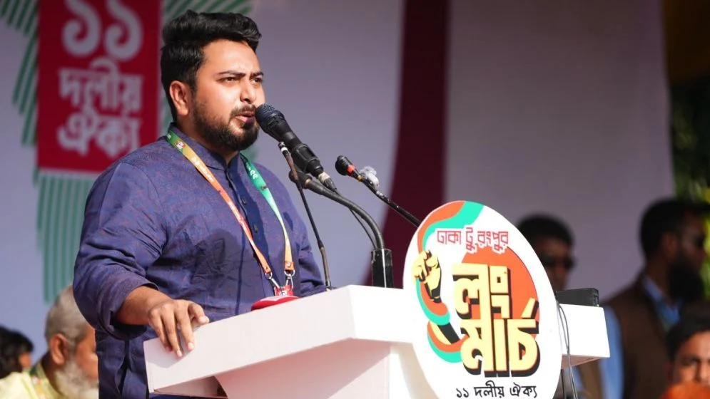 ১১ দলীয় ঐক্যের লংমার্চ বিএনপি ক্ষমতায় আসার পর জনগণের অধিকার হরণ করছে: নাহিদ ইসলাম