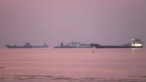 নিষেধাজ্ঞা এড়াতে মিয়ানমারের নতুন কৌশল, ডিজেল বলে আনছে ইরানি জেট ফুয়েল
