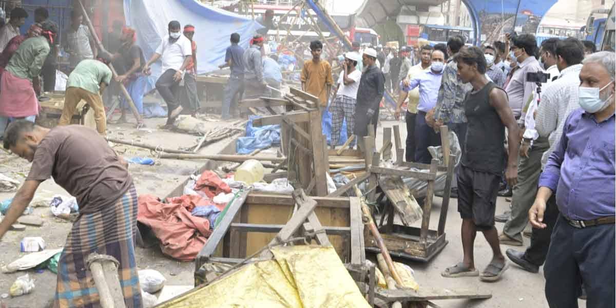 গুলিস্তানে ডিএসসিসির উচ্ছেদ অভিযান, শতাধিক অবৈধ দোকান উচ্ছেদ