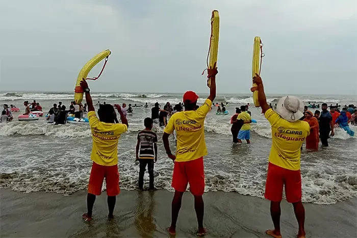 কক্সবাজারের হিমছড়ি সৈকত থেকে ৪ পর্যটকের লাশ উদ্ধার, এখনো নিখোঁজ ১