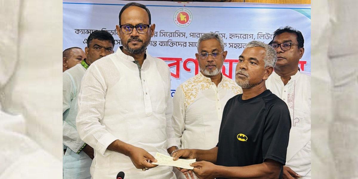চিকিৎসা ও উন্নয়ন কার্যক্রম তৃণমূলে পৌঁছে দিতে কাজ করছে সরকার: প্রাণিসম্পদ প্রতিমন্ত্রী