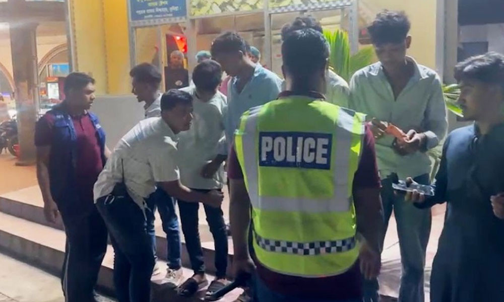 কুমিল্লায় কিশোর গ্যাং লিডারসহ আরো ৩৬৩ জন আটক