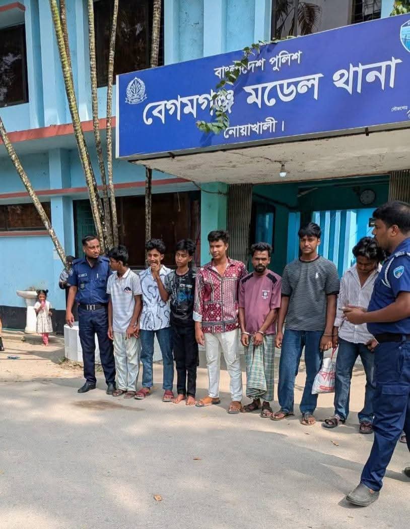 ঝটিকা মিছিল থেকে নিষিদ্ধ ছাত্রলীগের ৮ নেতাকর্মী গ্রেপ্তার