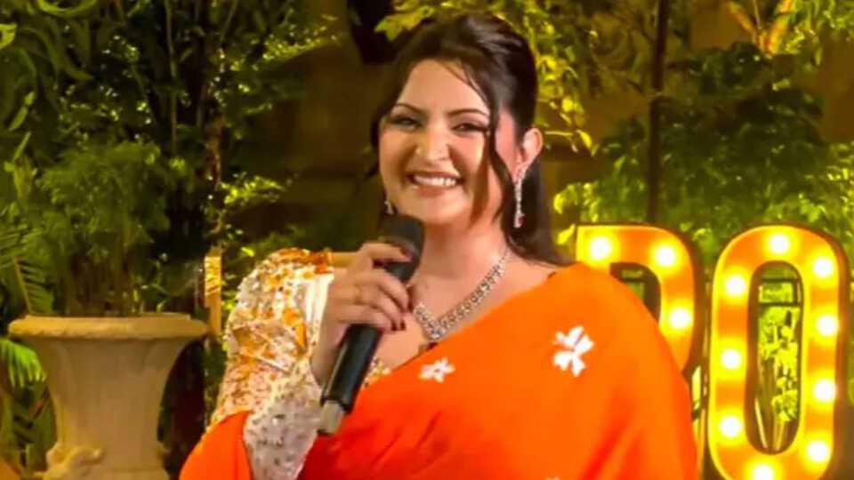 পরীমণির জন্মদিন বিমানে এলো শিউলি ফুল, সঙ্গে নতুন ছবির ঘোষণা