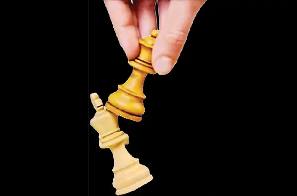 রাজনীতিতে অভিনব জোট, কৌতূহল