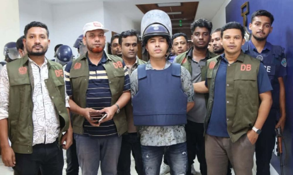 ‘শীর্ষ সন্ত্রাসী’ ডেভিড ইমন ৭ দিনের রিমান্ডে